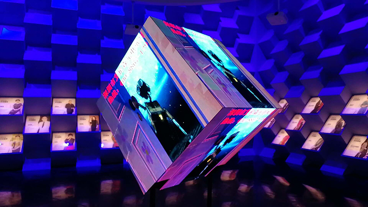 Paano maiwasan ang pinsala mula sa mga bumps at knocks sa panahon ng transportasyon ng mga LED na hindi regular na hugis na mga screen?